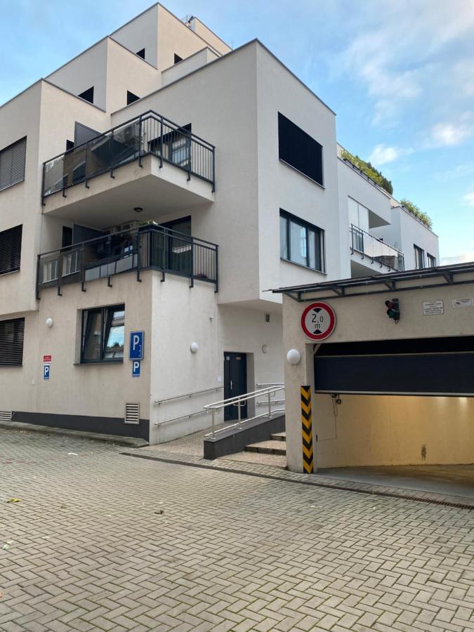 The Elite Suite II Downtown Ac & Garage Parking Bratislava Esterno foto