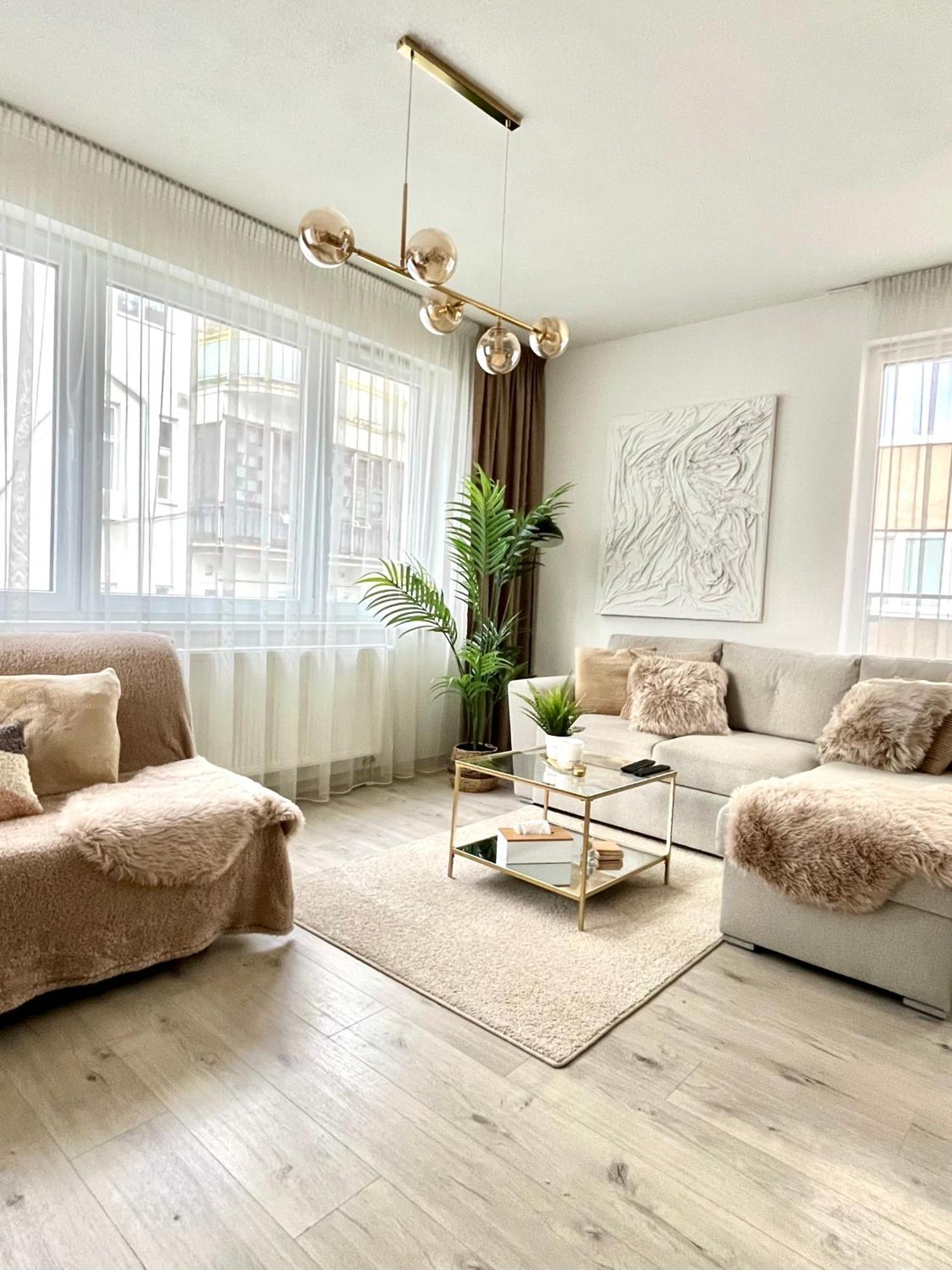 The Elite Suite II Downtown Ac & Garage Parking Bratislava Esterno foto