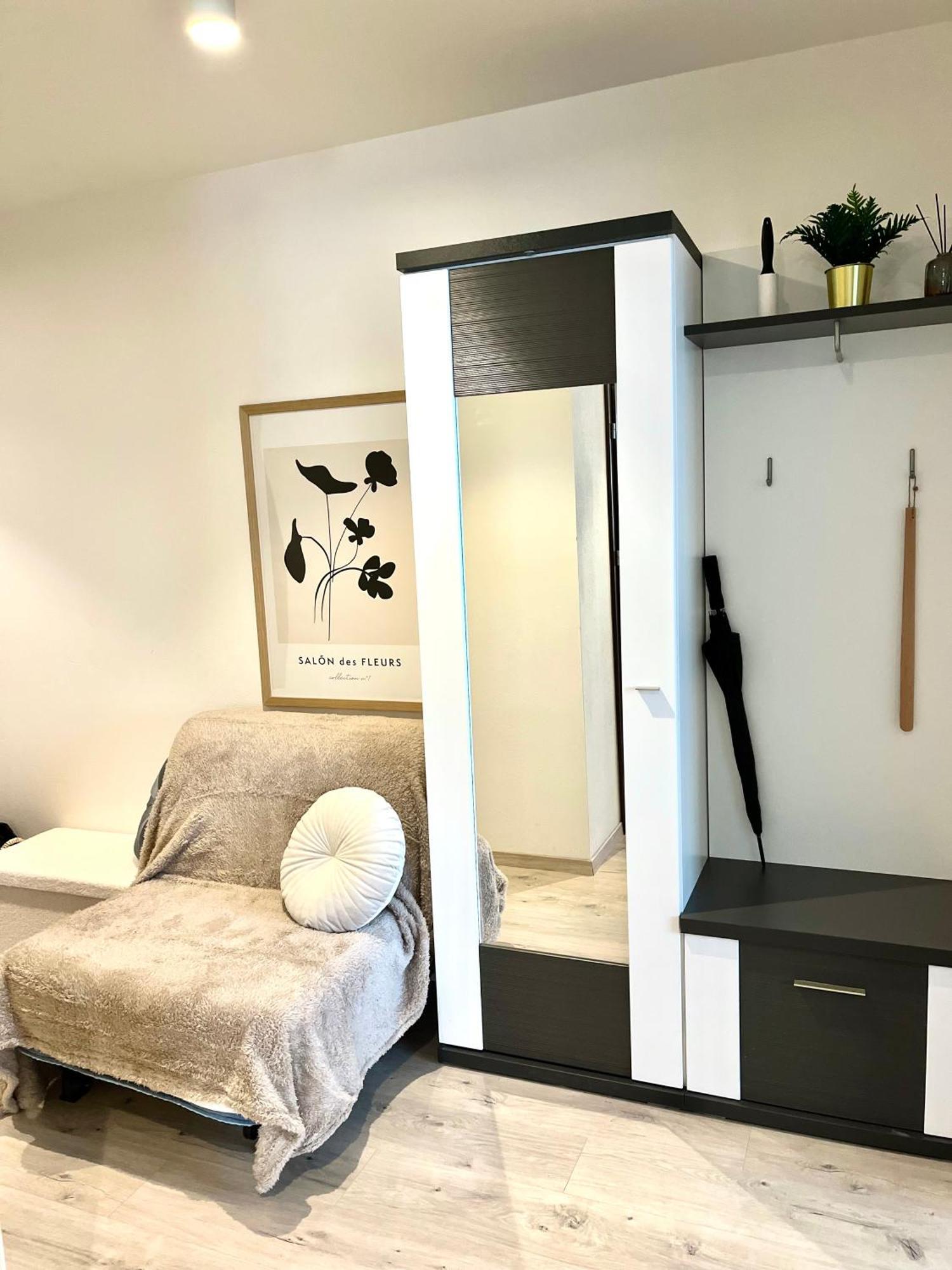 The Elite Suite II Downtown Ac & Garage Parking Bratislava Esterno foto